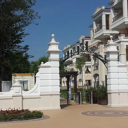 Апартаменты In Green Beach