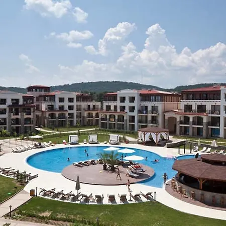Апартаменты In Green Beach *