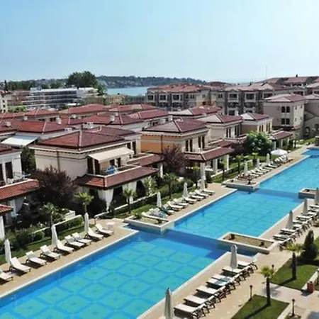 Apartment In Green Beach